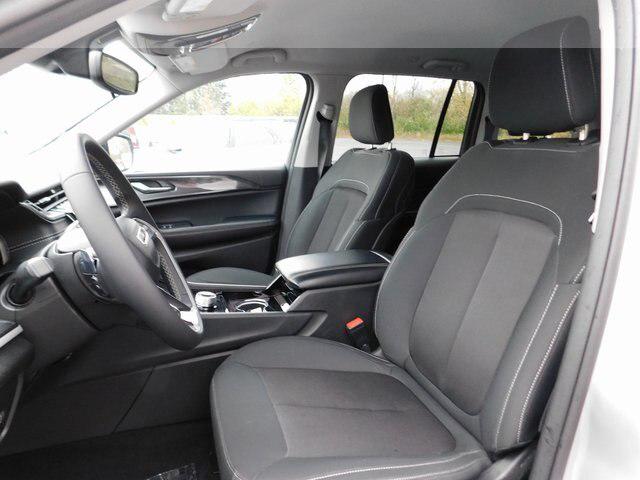 2022 Jeep Grand Cherokee Laredo 4x4