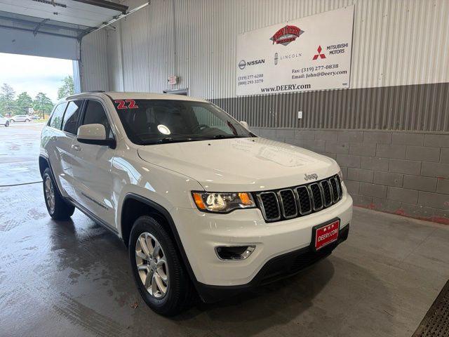2022 Jeep Grand Cherokee Laredo X 4x4 for sale in Cedar Falls, IA