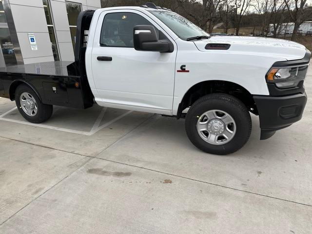 2024 RAM Ram 3500 Chassis Cab RAM 3500 TRADESMAN CHASSIS REGULAR CAB 4X4 60 CA