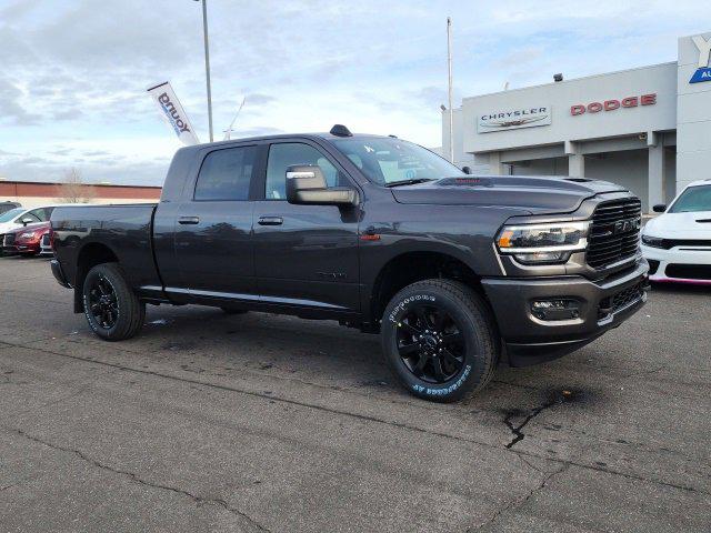 2024 RAM Ram 3500 RAM 3500 LARAMIE MEGA CAB 4X4 64 BOX