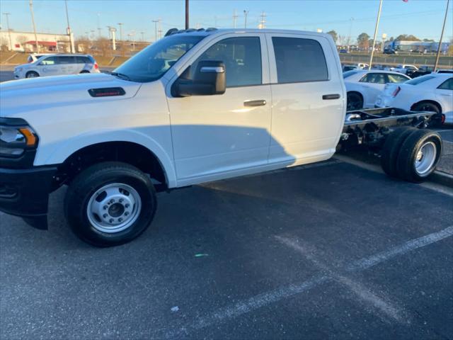 2024 RAM Ram 3500 Chassis Cab RAM 3500 TRADESMAN CREW CAB CHASSIS 4X4 60 CA