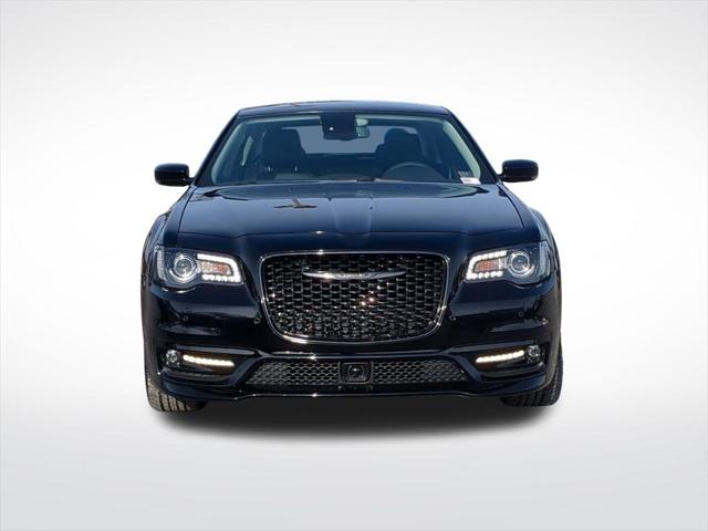 2023 Chrysler Chrysler 300 300 TOURING L RWD