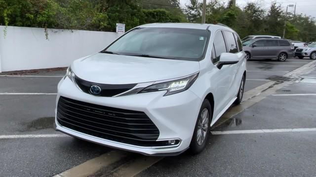 2022 Toyota Sienna XLE