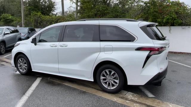 2022 Toyota Sienna XLE