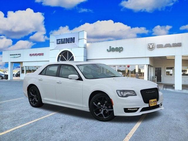 2023 Chrysler Chrysler 300 300 TOURING L RWD