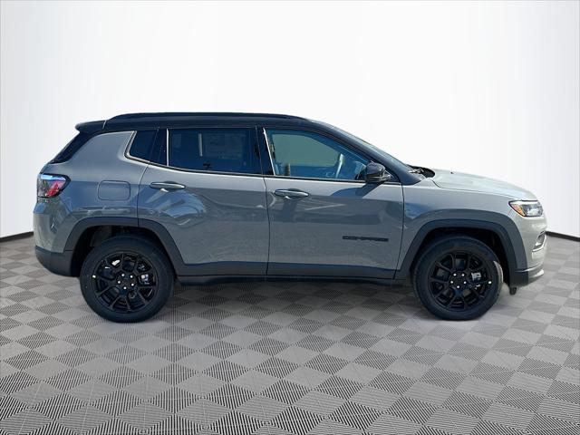 2024 Jeep Compass COMPASS LATITUDE 4X4