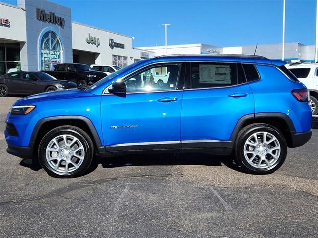 2024 Jeep Compass COMPASS LATITUDE LUX 4X4