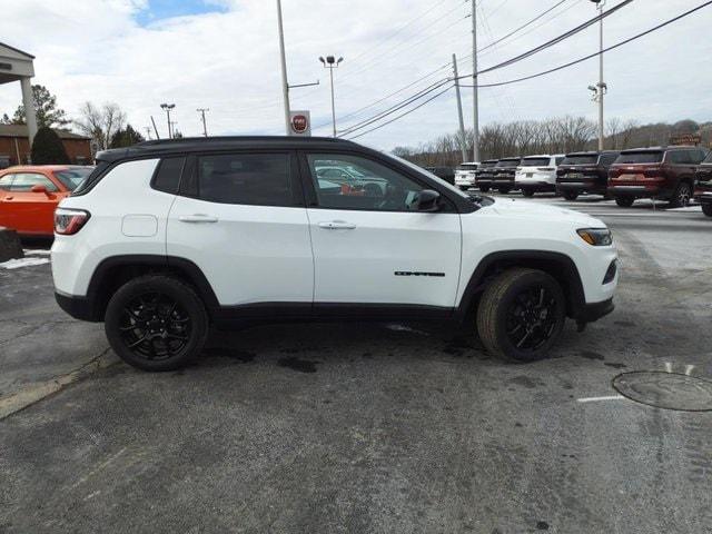 2024 Jeep Compass COMPASS LATITUDE 4X4