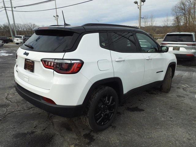 2024 Jeep Compass COMPASS LATITUDE 4X4