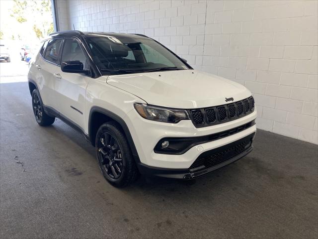 2024 Jeep Compass COMPASS LATITUDE 4X4