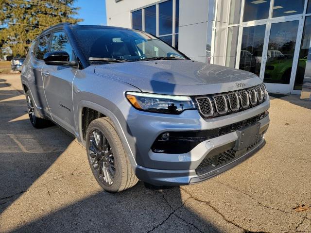 2024 Jeep Compass COMPASS LIMITED 4X4