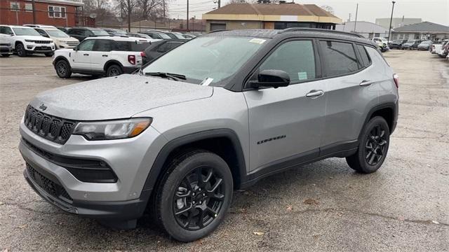 2024 Jeep Compass COMPASS LATITUDE 4X4