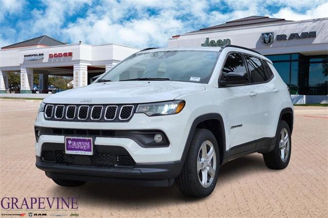 2024 Jeep Compass COMPASS LATITUDE 4X4