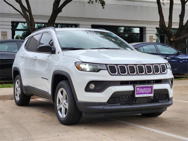 2024 Jeep Compass COMPASS LATITUDE 4X4