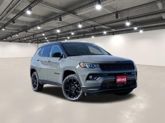 2024 Jeep Compass COMPASS LATITUDE 4X4