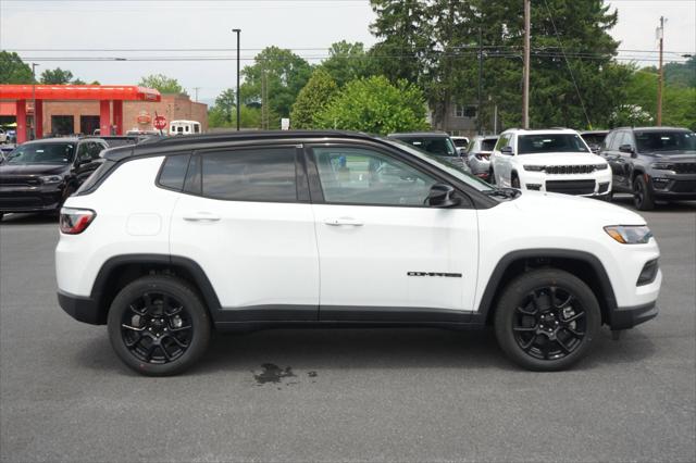 2024 Jeep Compass COMPASS LATITUDE 4X4