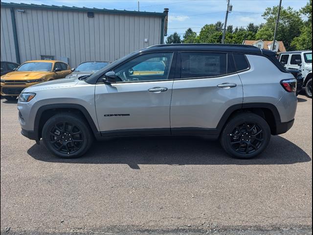 2024 Jeep Compass COMPASS LATITUDE 4X4