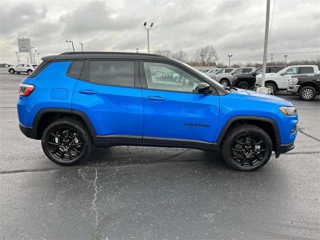 2024 Jeep Compass COMPASS LATITUDE 4X4