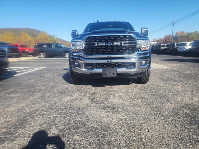 2023 RAM 5500 Chassis Tradesman/SLT