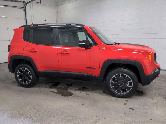 2023 Jeep Renegade RENEGADE TRAILHAWK 4X4