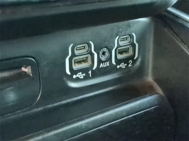 2019 Ram 1500 Big Horn/Lone Star Crew Cab 4x4 57 Box