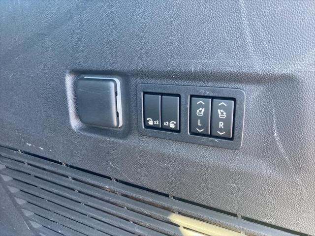 2022 GMC Yukon XL 4WD AT4