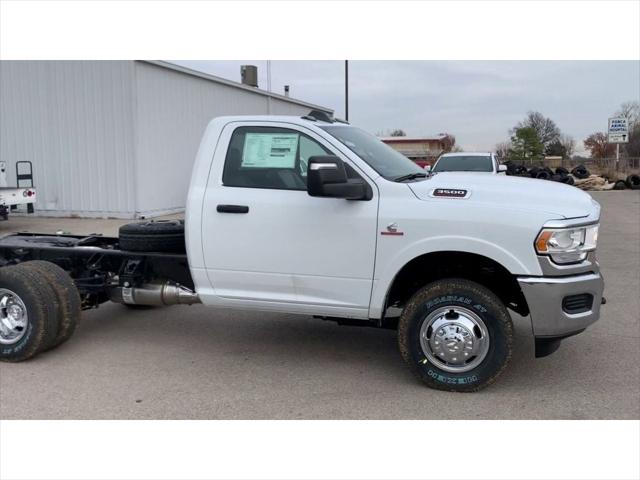 2024 RAM Ram 3500 Chassis Cab RAM 3500 TRADESMAN CHASSIS REGULAR CAB 4X4 60 CA