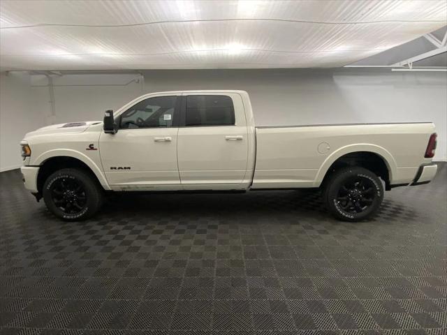 2024 RAM Ram 3500 RAM 3500 LIMITED CREW CAB 4X4 8 BOX