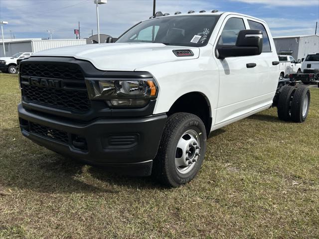 2024 RAM Ram 3500 Chassis Cab RAM 3500 TRADESMAN CREW CAB CHASSIS 4X4 60 CA