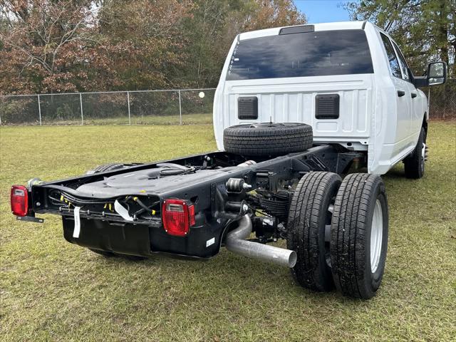 2024 RAM Ram 3500 Chassis Cab RAM 3500 TRADESMAN CREW CAB CHASSIS 4X4 60 CA