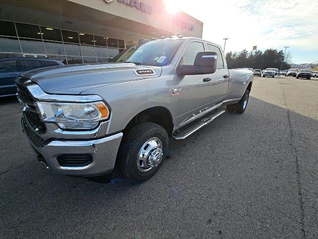 2024 RAM Ram 3500 RAM 3500 TRADESMAN CREW CAB 4X4 8 BOX