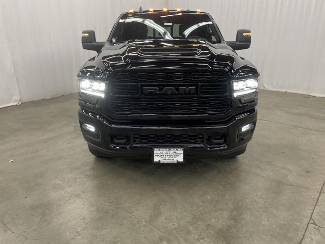 2024 RAM Ram 3500 RAM 3500 LIMITED CREW CAB 4X4 8 BOX