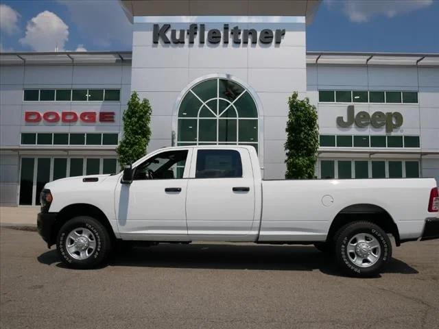 2024 RAM Ram 3500 RAM 3500 TRADESMAN CREW CAB 4X4 8 BOX