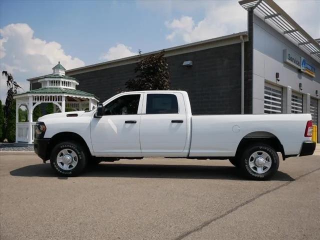 2024 RAM Ram 3500 RAM 3500 TRADESMAN CREW CAB 4X4 8 BOX