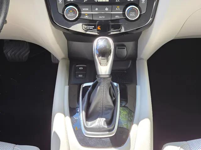 2022 Nissan Rogue Sport SL AWD Xtronic CVT