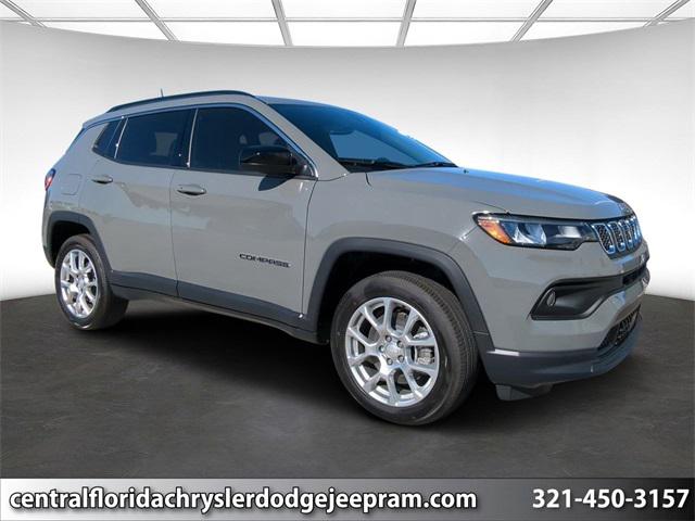 2024 Jeep Compass COMPASS LATITUDE LUX 4X4