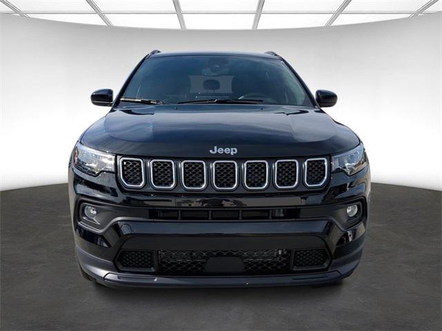 2024 Jeep Compass COMPASS LATITUDE LUX 4X4