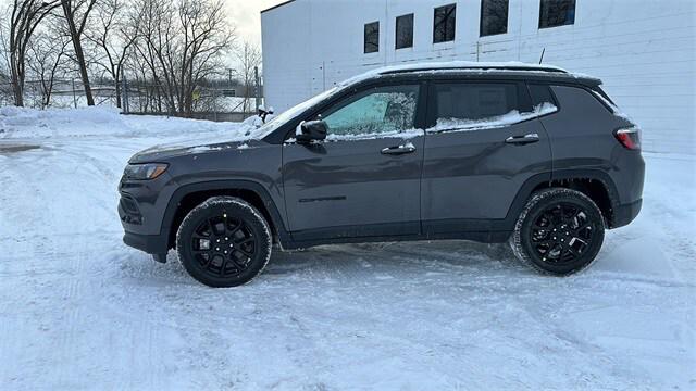 2024 Jeep Compass COMPASS LATITUDE 4X4