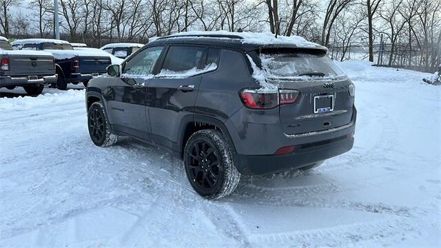 2024 Jeep Compass COMPASS LATITUDE 4X4