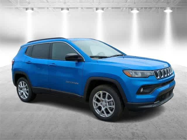 2024 Jeep Compass COMPASS LATITUDE LUX 4X4