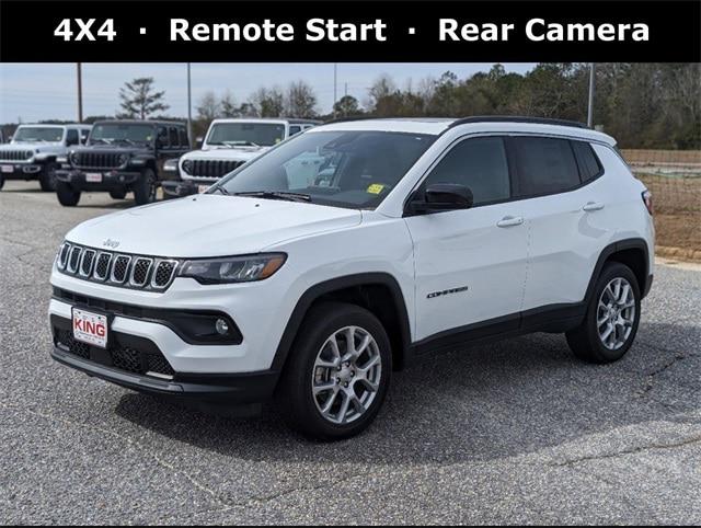 2024 Jeep Compass COMPASS LATITUDE LUX 4X4