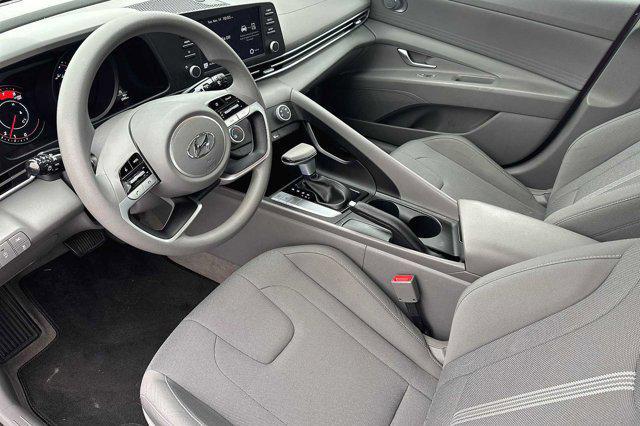 2023 Hyundai Elantra SE