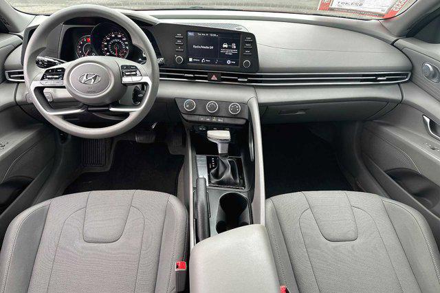 2023 Hyundai Elantra SE