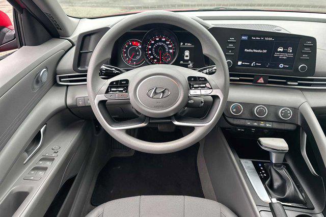 2023 Hyundai Elantra SE