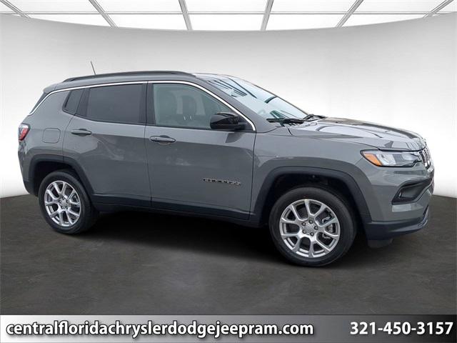 2024 Jeep Compass COMPASS LATITUDE LUX 4X4