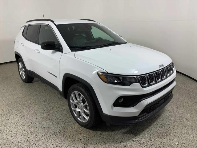 2024 Jeep Compass COMPASS LATITUDE LUX 4X4