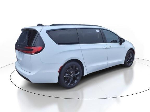 2024 Chrysler Pacifica PACIFICA TOURING L