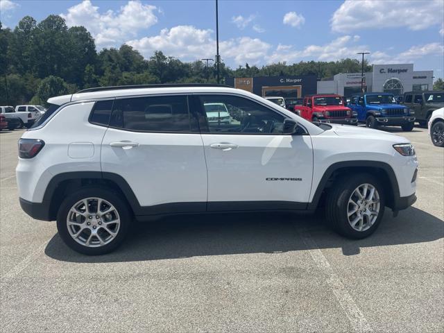 2024 Jeep Compass COMPASS LATITUDE LUX 4X4