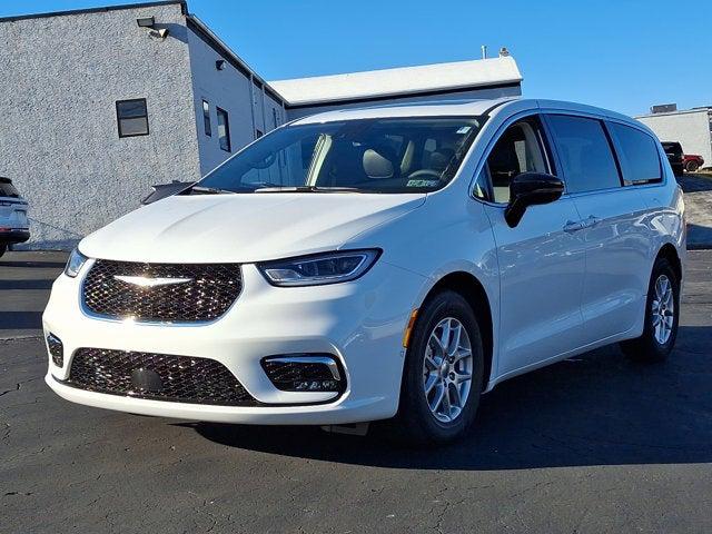 2024 Chrysler Pacifica PACIFICA TOURING L