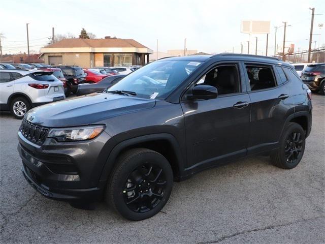 2024 Jeep Compass COMPASS LATITUDE 4X4